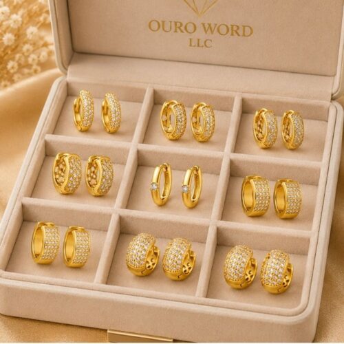 Brinco de Argolo com Pedras Brancas em Ouro 18k